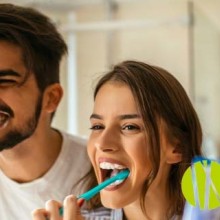Compartir el cepillo de dientes ¿Amor o una práctica poco saludable?